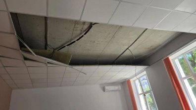 Таван падна върху ученици по време на час в ремонтирано училище в Пловдив