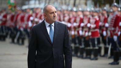 Румен Радев: У нас политици водят война с паметници и веят чужди знамена