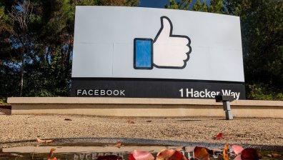 Facebook търси нови начини създателите на съдържание да печелят пари