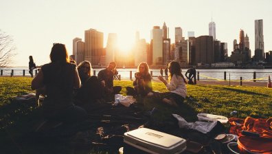 Евростат: Българите не са щастливи