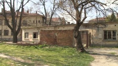 Изоставени лаборатории в Русе станаха свърталище на наркомани и клошари