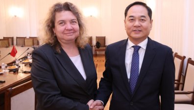 Поканиха Наталия Киселова в Китай - не на военен парад