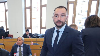 Хекимян към Бобчева: Опитите за политизиране на проблема с боклука няма да помогнат