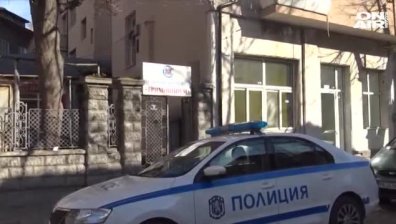 Стрелба с газов пистолет в болница в Пловдив, мъж намушка бившата си жена