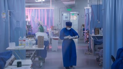 Професор: Неваксинираните трябва да бъдат изолирани от обществото