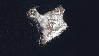 Войникът, отказал да предаде Змийския остров, получи награда за храброст