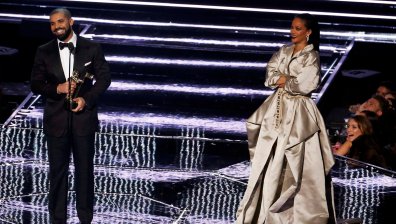 Риана и Дрейк се забавляват заедно