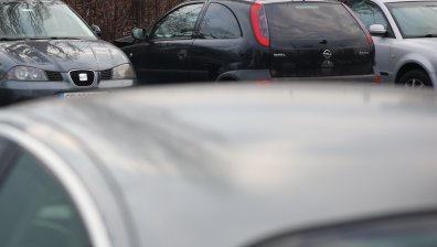 Сигнал от Helpbook: Незаконна бариера и частен паркинг на общински терен