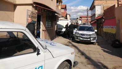 Разбиха схема за търговия с вот в Сливенско, иззеха тетрадки с имена и пари