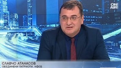 Славчо Атанасов: Караянчева е почтен и некорумпиран политик