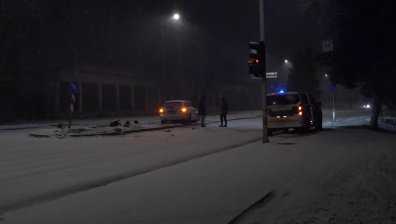 Шофьор самокатастрофира заради обилен снеговалеж в Монтана (+ВИДЕО)