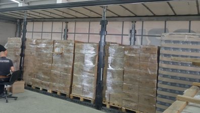 Митничари хванаха рекордно количество контрабандни "маркови" парфюми