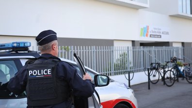 Ученик намушка смъртоносно учител във Франция