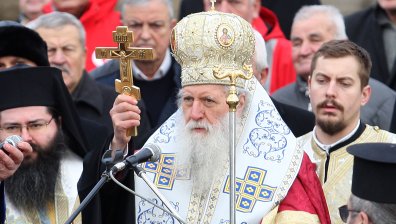 Патриарх Неофит: Поклон пред героичното родно войнство!