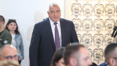 Борисов в Свищов: Оставих милиарди левове, сега парите ги няма