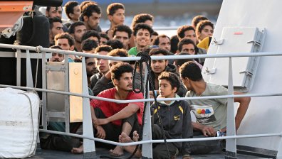 Близо 330 000 бежанци опитали да влязат в ЕС през 2022 г. 