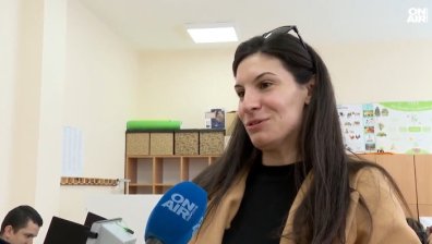 Родители водят децата си до урните: "Да им покажем, че имат избор" (ВИДЕО)