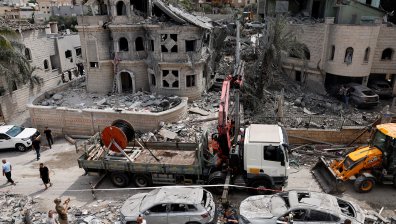 Иранските ракети взеха жертви в Израел, докато Тел Авив удари петролния склад в Техеран (СНИМКИ)