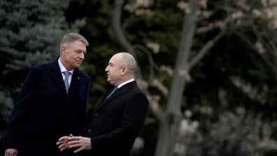 Унгария, Румъния, България - с колко по-висока е заплатата на Радев от тази на Йоханис?