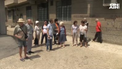 Жители на Русе излязоха на протест заради шумни проститутки и травестити