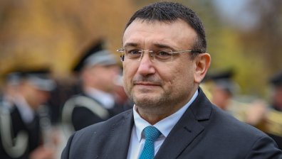 Маринов: Не е имало разрушена стена при пожара в "Пирогов"