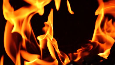 Четири ветроходни лодки изгоряха при пожар в Приморско