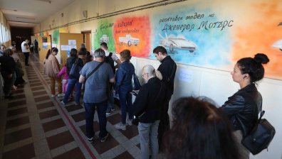 България прави избори: Едни и същи хора в комисиите, едни и същи грешки, алармират експерти