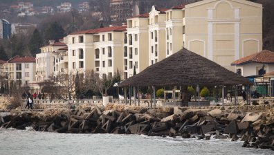 Стотици украински бежанци вече работят по Черноморието ни