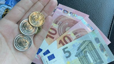 200 евро за плащане на кафе: Абсурди от прехода към еврото (ВИДЕО)