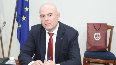 Милева за сигнала на Рашков срещу Гешев: Политическа атака, цената ще я платят гражданите