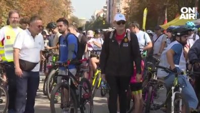 Трудно ли е да смениш колата с колело в София?