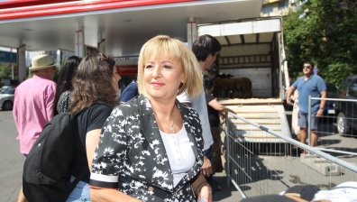 Манолова: Обедняваме с 10 млн. лв. на ден от разликата с оскъпяването на горивата