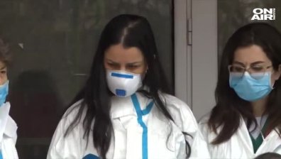 Медицински сестри и лекари напускат заради липсата на защитни облекла