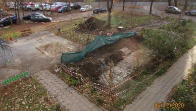 Състоянието на детска площадка в София след изкопни дейности