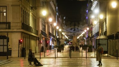 Крути мерки в Португалия: Полицейски час между 13:00 и 5:00 през уикенда