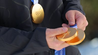 От апартаменти до шестцифрени суми: Наградите за медалисти на Олимпиадата
