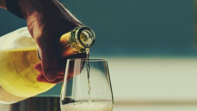 Задържаха ирански футболисти след "престъпно" парти с алкохол и жени