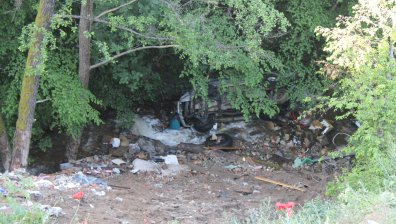 Автомобил падна в пропаст край Симитли, 40-годишен загина