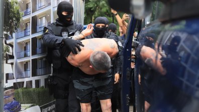 Руснака, обвинен в опит за кражба на автомобил, остава в ареста