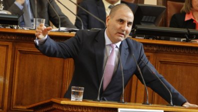 ГЕРБ и БСП гуша за гуша за магистралите. И още нещо...