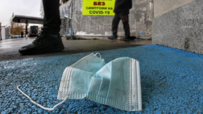 Ковид-19 погуби и 19-годишно момиче, стремглаво гоним 21 хил. жертви на вируса