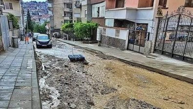 Буря в Сандански: Силна&nbsp;градушка&nbsp;с големината на орех нанесе щети (ВИДЕО)