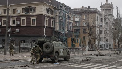 Опит за покушение: В окупирания Мариупол взривиха кола на полицейски шеф