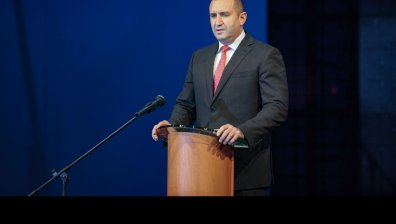 Радев за F-16: Законът за договора бе приет по бързата писта