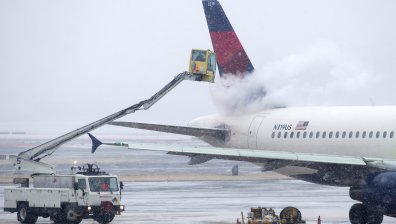 Снежна буря отново връхлетя САЩ, отмениха над 1400 полета