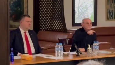 Ахмед Доган посрещна в дома си ръководството на ДПС