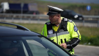 Великден по пътищата у нас: Хиляди зад волана, кошмарни задръствания и полиция навсякъде 