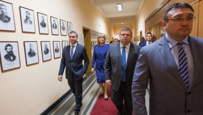 Предвиждат затвор и за производителите на фалшив алкохол и цигари
