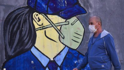 Дистанцията и маските са важни, но най-значимият фактор е друг