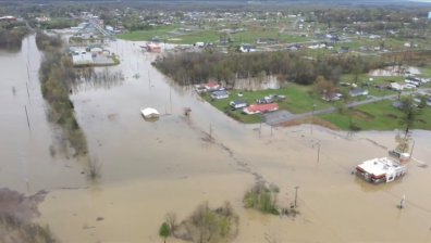 Най-малко 18 жертви на опустошителни бури в САЩ (ВИДЕО+СНИМКИ)